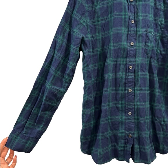 J. Crew Plaid Flannel Button Up Boxy Fit Navy and Green Boyfriend Large - Picture 4 of 7